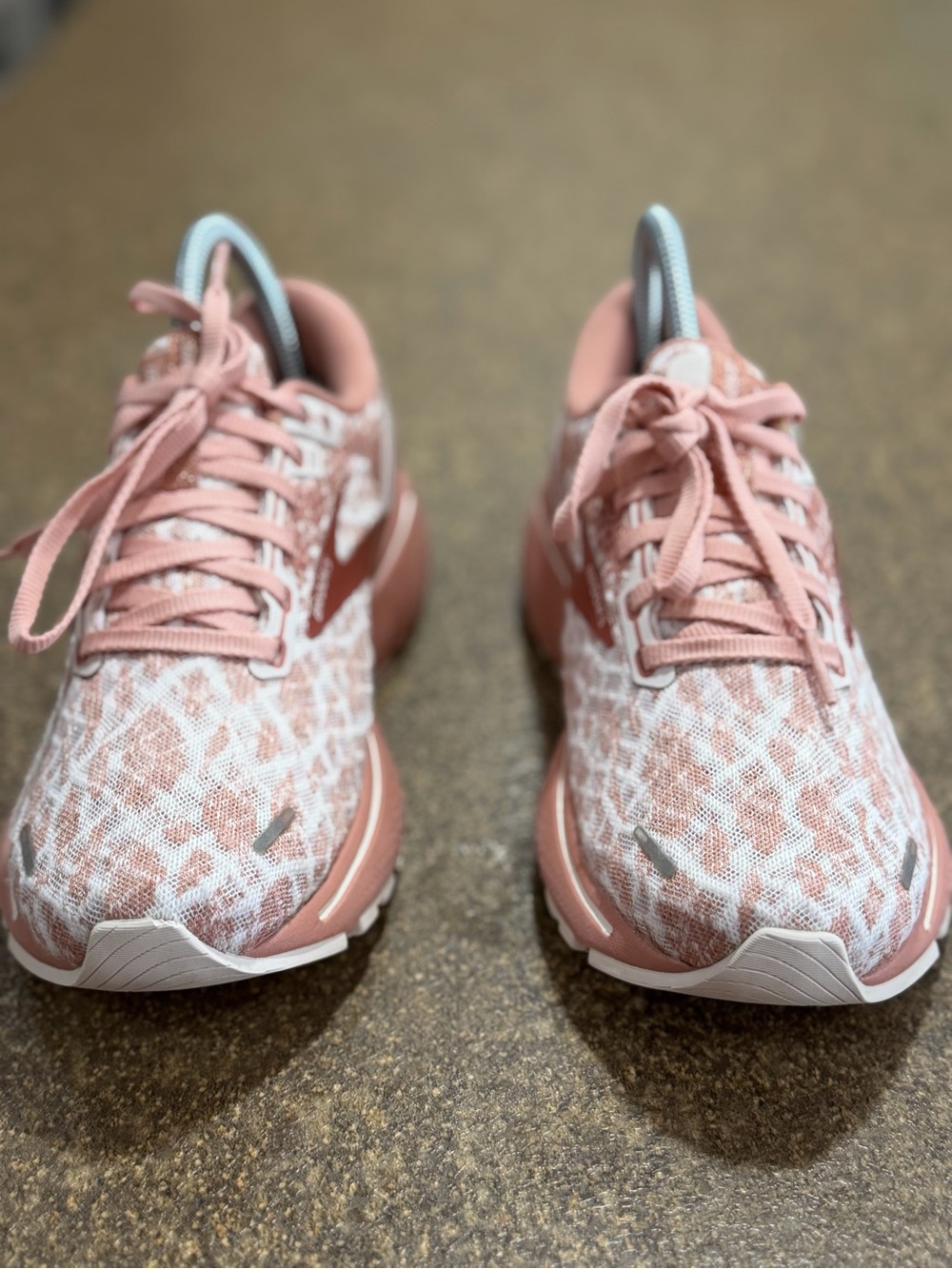 Brooks Women's Rose Pink Knit Pattern Running Shoes